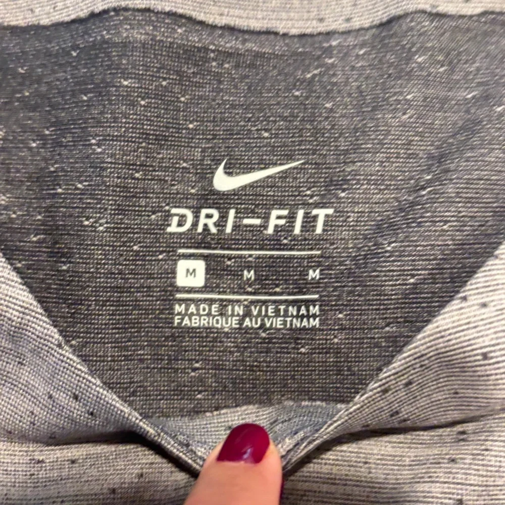 Nike Women’s Medalist Dri-fit Running tank Gray & Black size medium - Picture 3 of 10